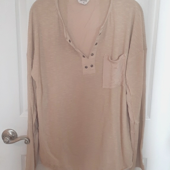 Heyson oversized medium long sleeve drop shoulder top with pockets and grommets - Picture 2 of 8